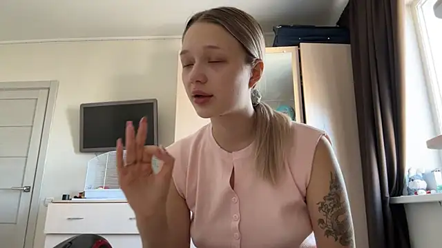 KazukoChristie online show from 03-30-26, 06:36