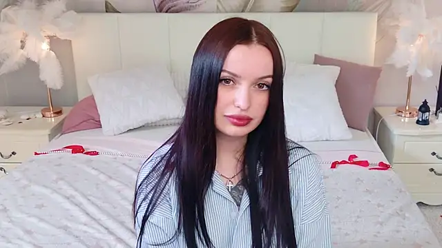 Dina Glow online show from 06-12-26, 12:48