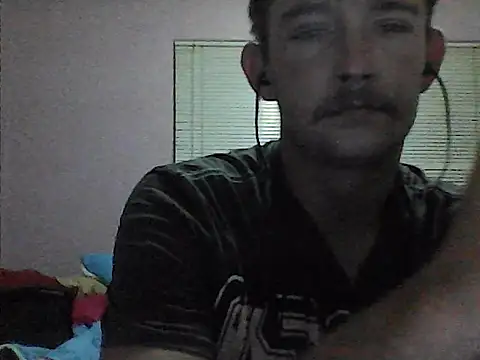 Snapshot of ekslus247 chatting on 03-30-26, 08:32 ekslus247 online show from 03-30-26, 08:32