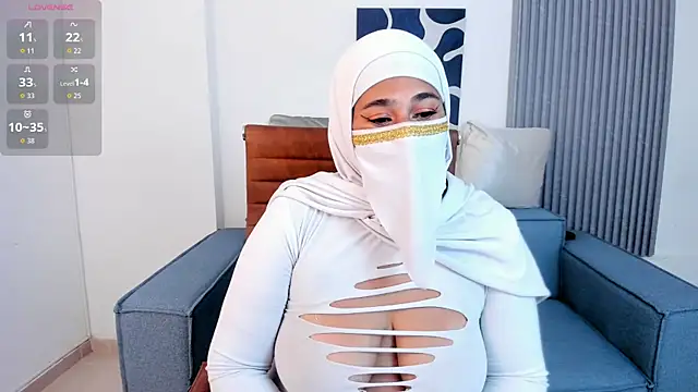 Snapshot of Thalia_hala chatting on 05-04-26, 06:04 Thalia hala online show from 05-04-26, 06:04