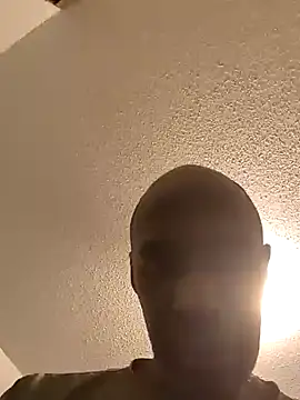 Snapshot of Bulgemaster001 chatting on 03-29-26, 08:20 Bulgemaster001 online show from 03-29-26, 08:20