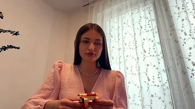 HallieHollo online show from 04-01-26, 12:06