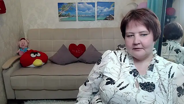 Snapshot of QUEEN02030 chatting on 04-01-26, 01:41 QUEEN02030 online show from 04-01-26, 01:41