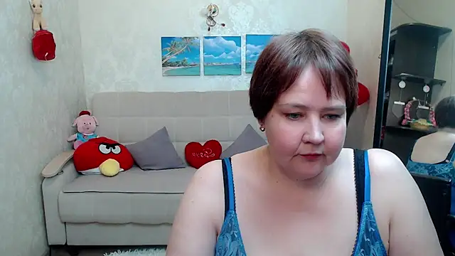 Snapshot of QUEEN02030 chatting on 04-15-26, 09:49 QUEEN02030 online show from 04-15-26, 09:49