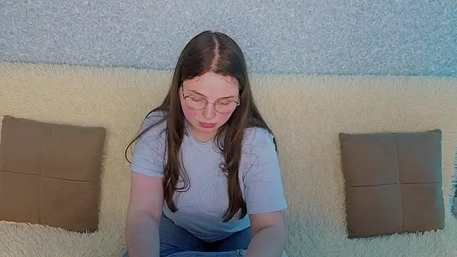 SofiDreamm online show from 04-15-26, 02:35
