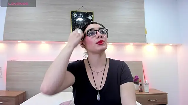 Snapshot of Ellaa_honey chatting on 04-15-26, 07:58 Ellaa honey online show from 04-15-26, 07:58