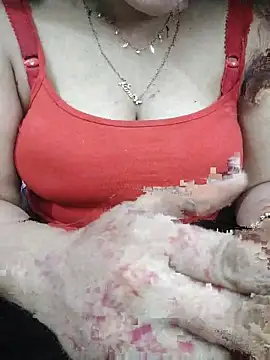 Snapshot of Your_Mommy_003 chatting on 04-03-26, 08:51 Your Mommy 003 online show from 04-03-26, 08:51