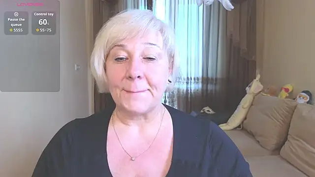 Milane Milky online show from 04-17-26, 04:48