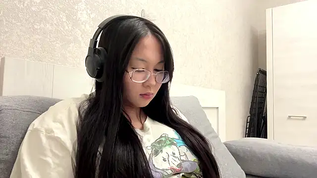 Feylinmay online show from 04-12-26, 10:04