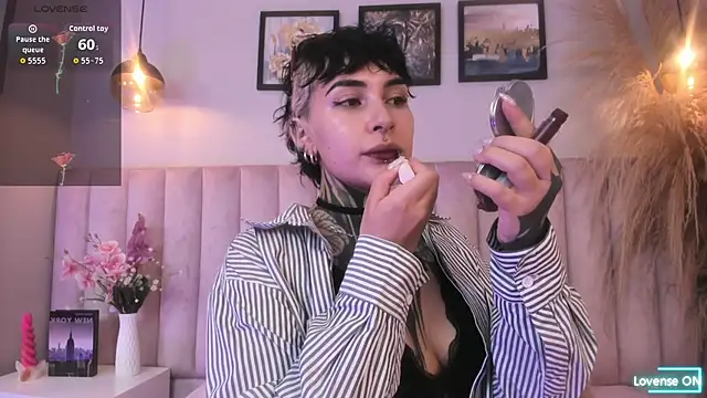 Luana fiore online show from 04-10-26, 12:21