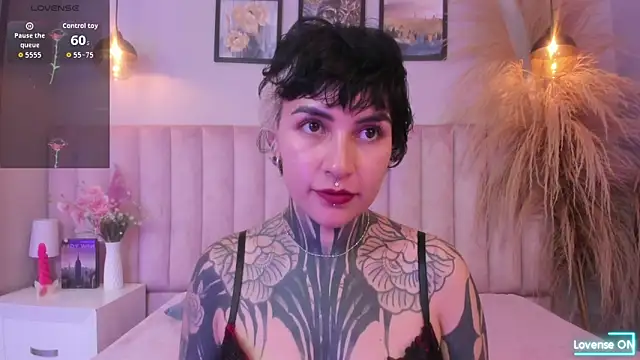 Luana fiore online show from 04-13-26, 12:21