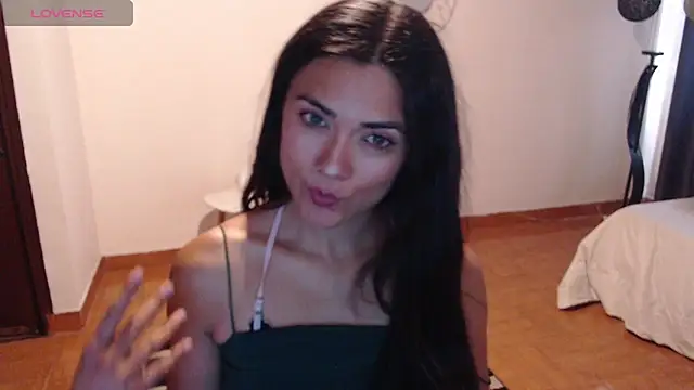 FreyaRouge online show from 04-11-26, 03:16