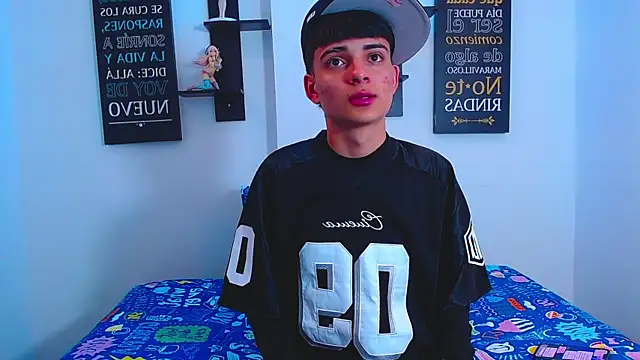 Snapshot of milo_hot_ chatting on 03-31-26, 07:58 milo hot online show from 03-31-26, 07:58