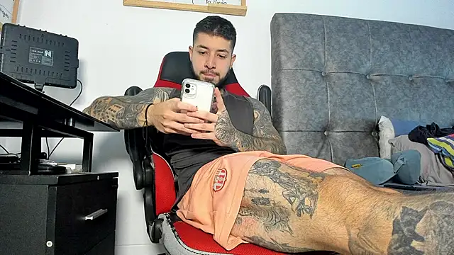 vyxen x online show from 04-13-26, 08:14