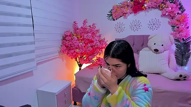 SamanthaVelvett  online show from 04-12-26, 03:22