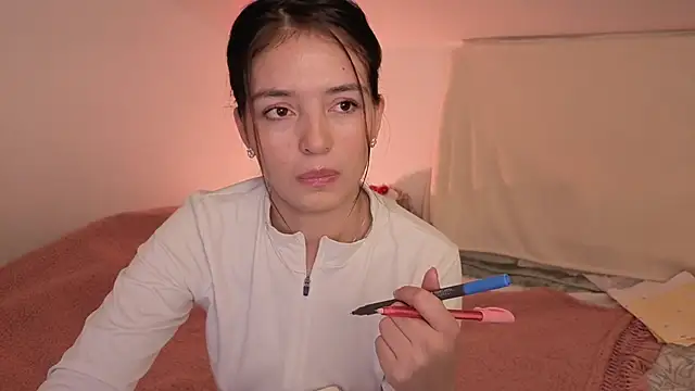 Snapshot of AMELIEEEX chatting on 04-15-26, 06:53 AMELIEEEX online show from 04-15-26, 06:53