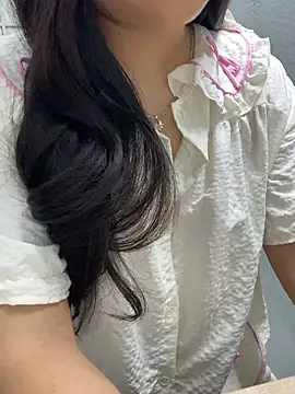 Rosecute11 online show from 04-15-26, 02:57