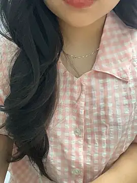 Rosecute11 online show from 04-17-26, 03:26