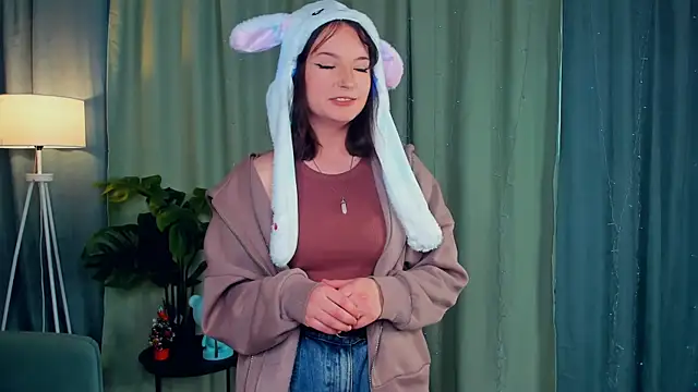 Snapshot of SunniPhoenix chatting on 04-01-26, 05:41 SunniPhoenix online show from 04-01-26, 05:41