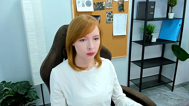 CherryCrushLove online show from 05-06-26, 06:41