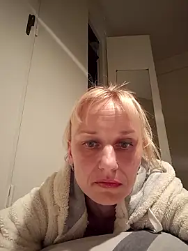 Snapshot of RinaSunX chatting on 04-03-26, 12:52 RinaSunX online show from 04-03-26, 12:52