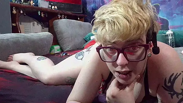 Snapshot of pollypainprincess chatting on 04-09-26, 12:54 pollypainprincess online show from 04-09-26, 12:54