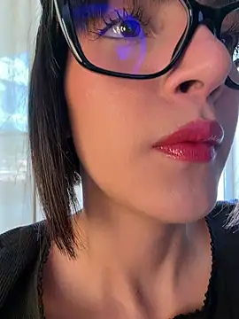 Snapshot of SeleneHale chatting on 07-10-26, 07:27 SeleneHale online show from 07-10-26, 07:27