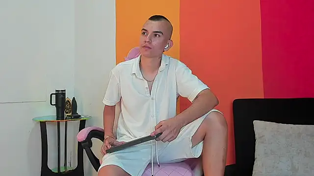 Rowan Cley online show from 05-13-26, 07:22