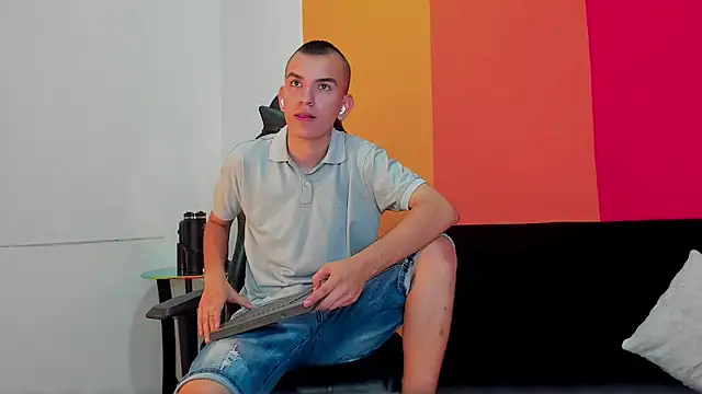 Rowan Cley online show from 05-19-26, 06:03