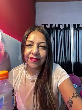 Snapshot of Guaada chatting on 04-06-26, 05:58 Guaada online show from 04-06-26, 05:58