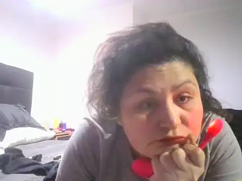 SecretMilfCL online show from 06-15-26, 04:20