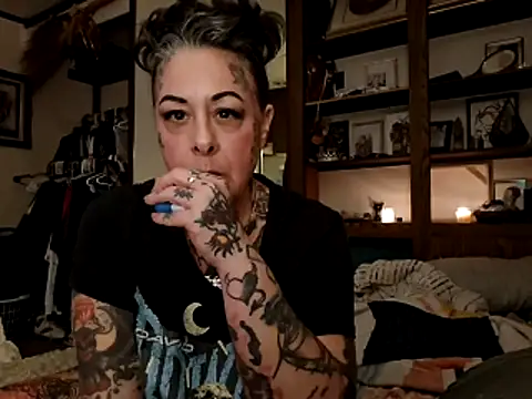 Snapshot of Kitty_bang chatting on 04-01-26, 05:30 Kitty bang online show from 04-01-26, 05:30