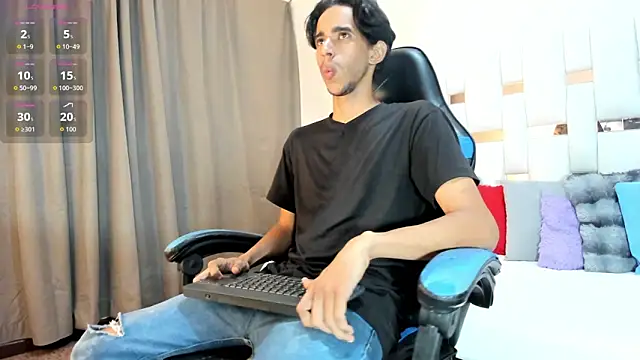 Alessandro Abruzzo online show from 04-06-26, 03:04