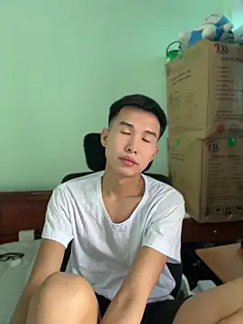 tuanhip online show from 04-15-26, 03:24
