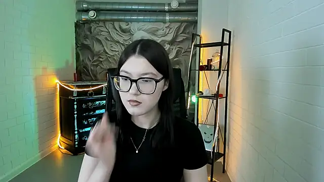 JennyGibson online show from 04-07-26, 05:19