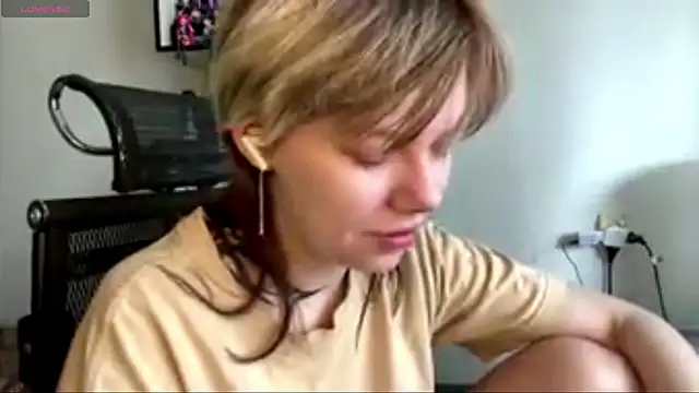 MadalynNosel online show from 04-12-26, 07:13