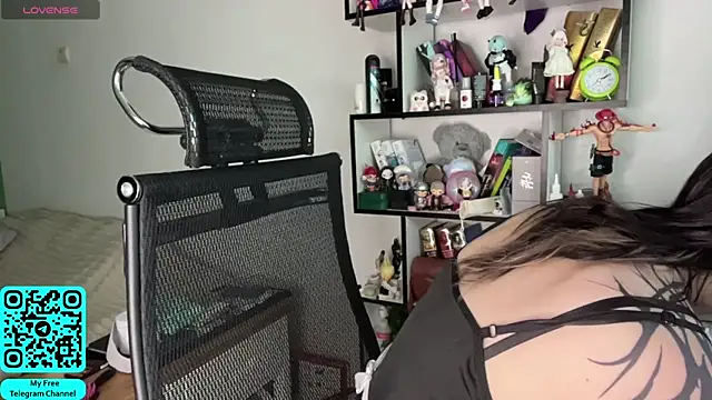 MadalynNosel online show from 06-19-26, 07:01