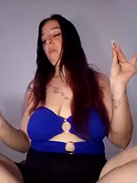 EmmaWillow online show from 04-20-26, 01:58