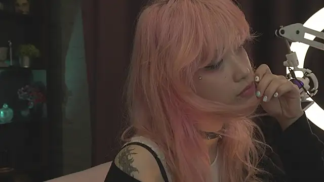 Snapshot of MikuMikiLeak chatting on 04-01-26, 08:37 MikuMikiLeak online show from 04-01-26, 08:37