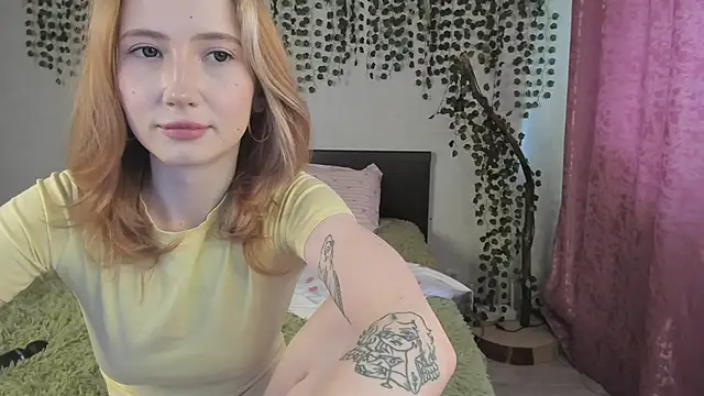 Leona Vixen online show from 04-18-26, 06:39
