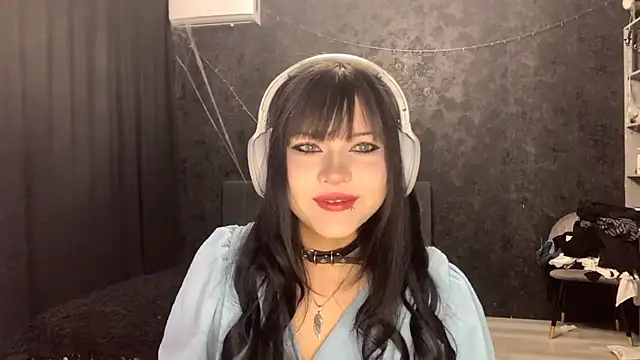 EmilyEmbears online show from 04-09-26, 05:29