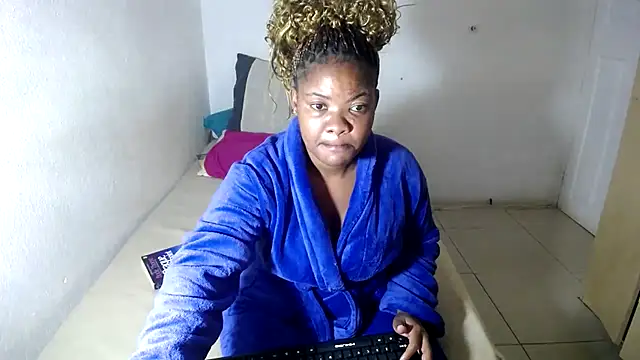 Snapshot of FloweSaltry chatting on 04-19-26, 04:39 FloweSaltry online show from 04-19-26, 04:39