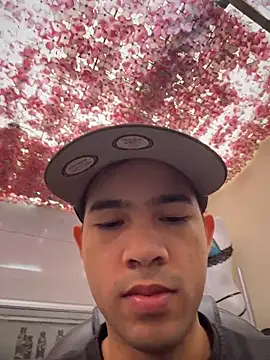 Snapshot of Mr_Yonder chatting on 04-02-26, 12:47 Mr Yonder online show from 04-02-26, 12:47