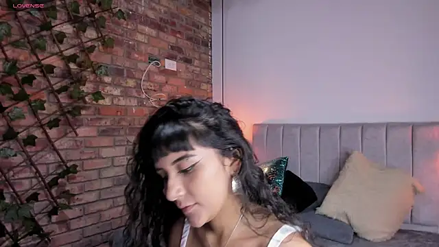 Hanna Clark   online show from 05-04-26, 12:12