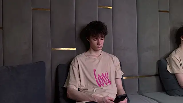 EdwardHogan online show from 04-05-26, 09:01