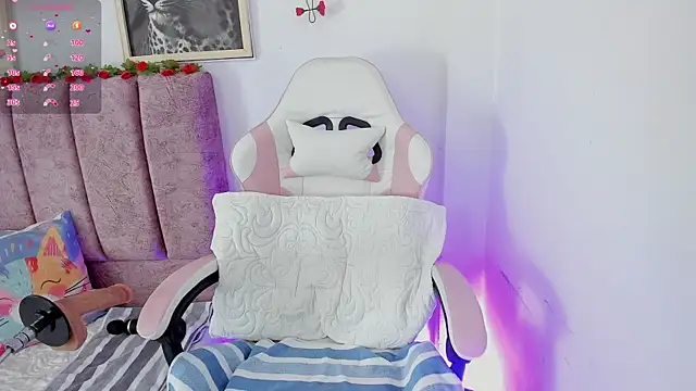 alisson boobs   online show from 06-17-26, 10:54