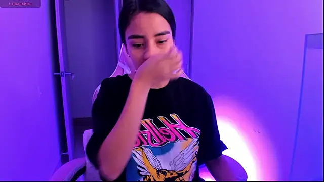 ISABELFORYOU03 online show from 04-17-26, 01:19