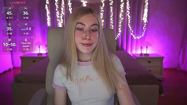 MelaniiePlay online show from 04-08-26, 01:00