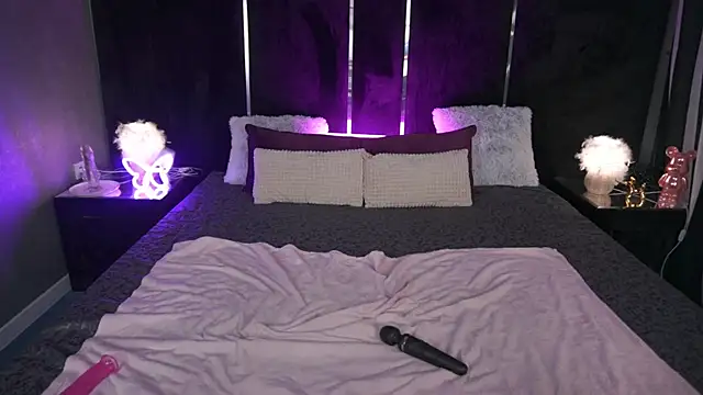 MelaniiePlay online show from 06-27-26, 01:17