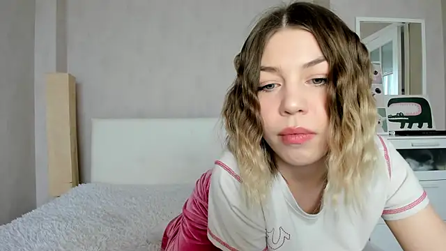uma like online show from 04-28-26, 02:27